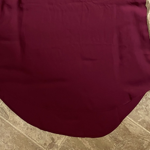 Sleeveless Blouse - Picture 3 of 4